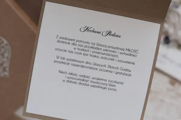 Złote Gody rodziców. Wzruszające życzenia na 50 rocznicę ślubu, pełne miłości i podziwu.